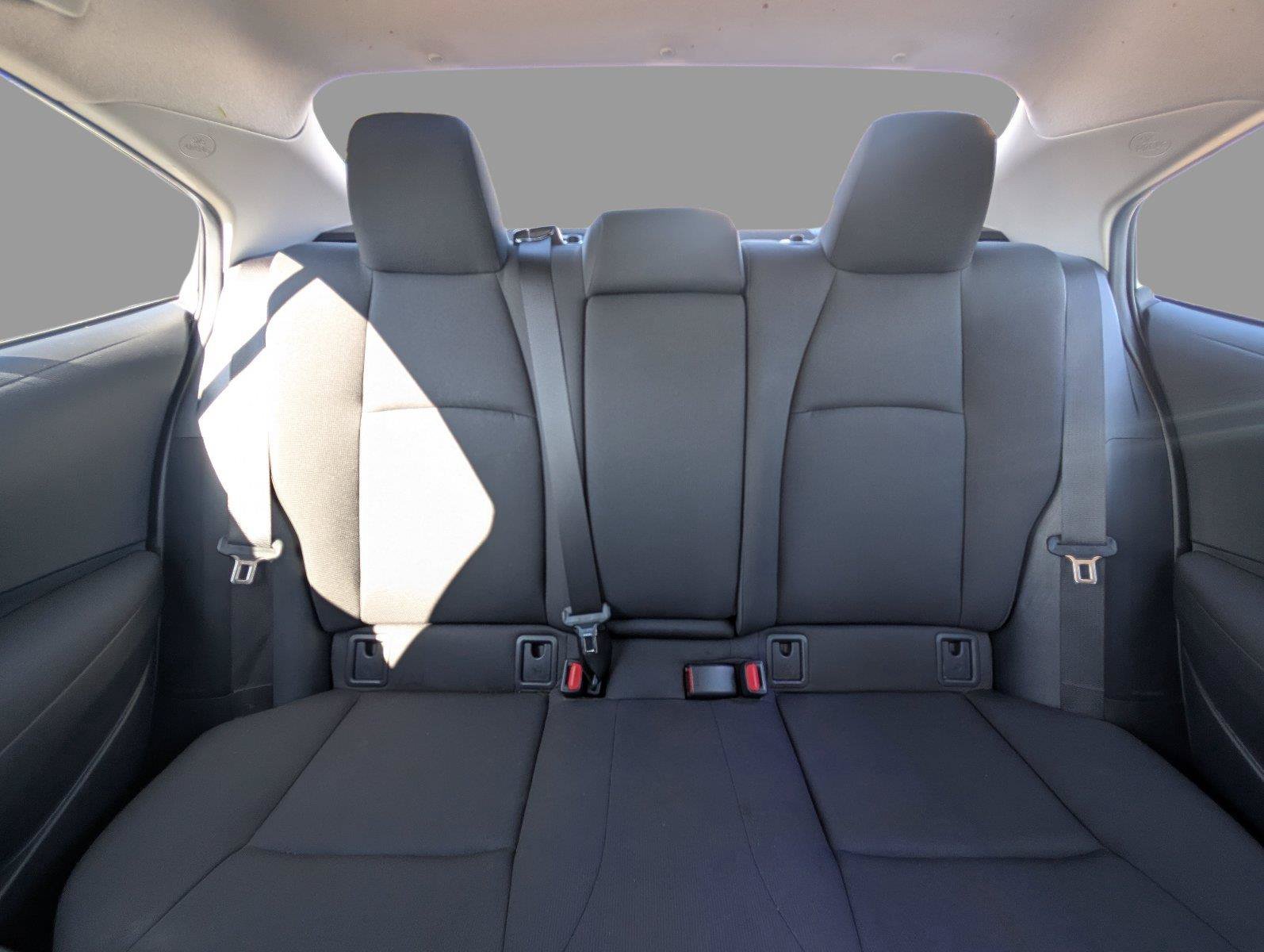 Used 2025 Toyota Corolla LE FWD image 30
