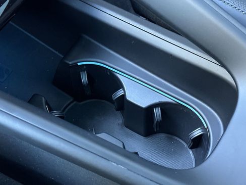 Certified 2025 Porsche Macan 4 Electric image 26