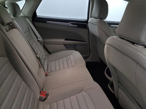 Used 2020 Ford Fusion SE FWD image 19