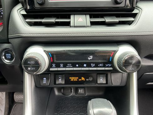 Used 2019 Toyota RAV4 XLE w/ Convenience Package AWD/4WD image 17
