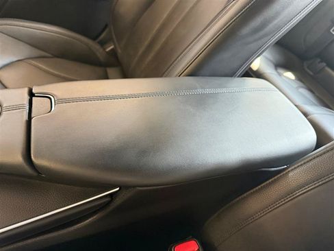 Used 2019 Toyota Avalon XLE w/ Moonroof Package FWD image 29