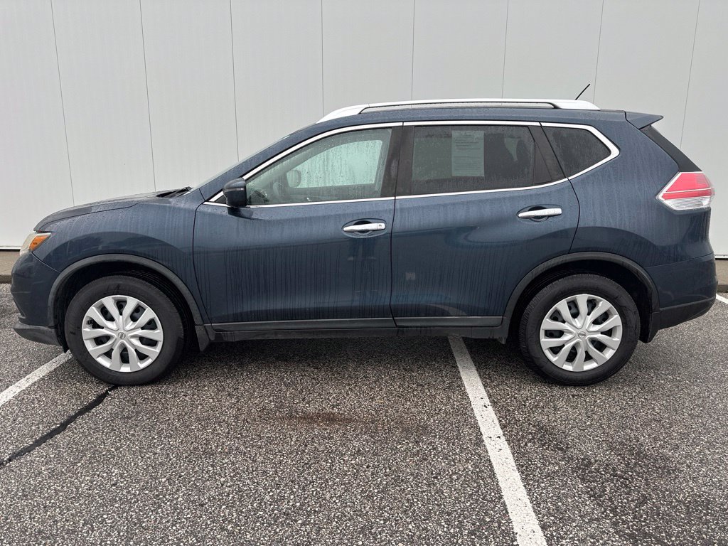 Used 2016 Nissan Rogue S w/ Appearance Package AWD/4WD image 3