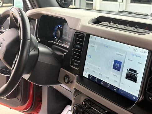 Used 2022 Ford Bronco Wildtrak image 46