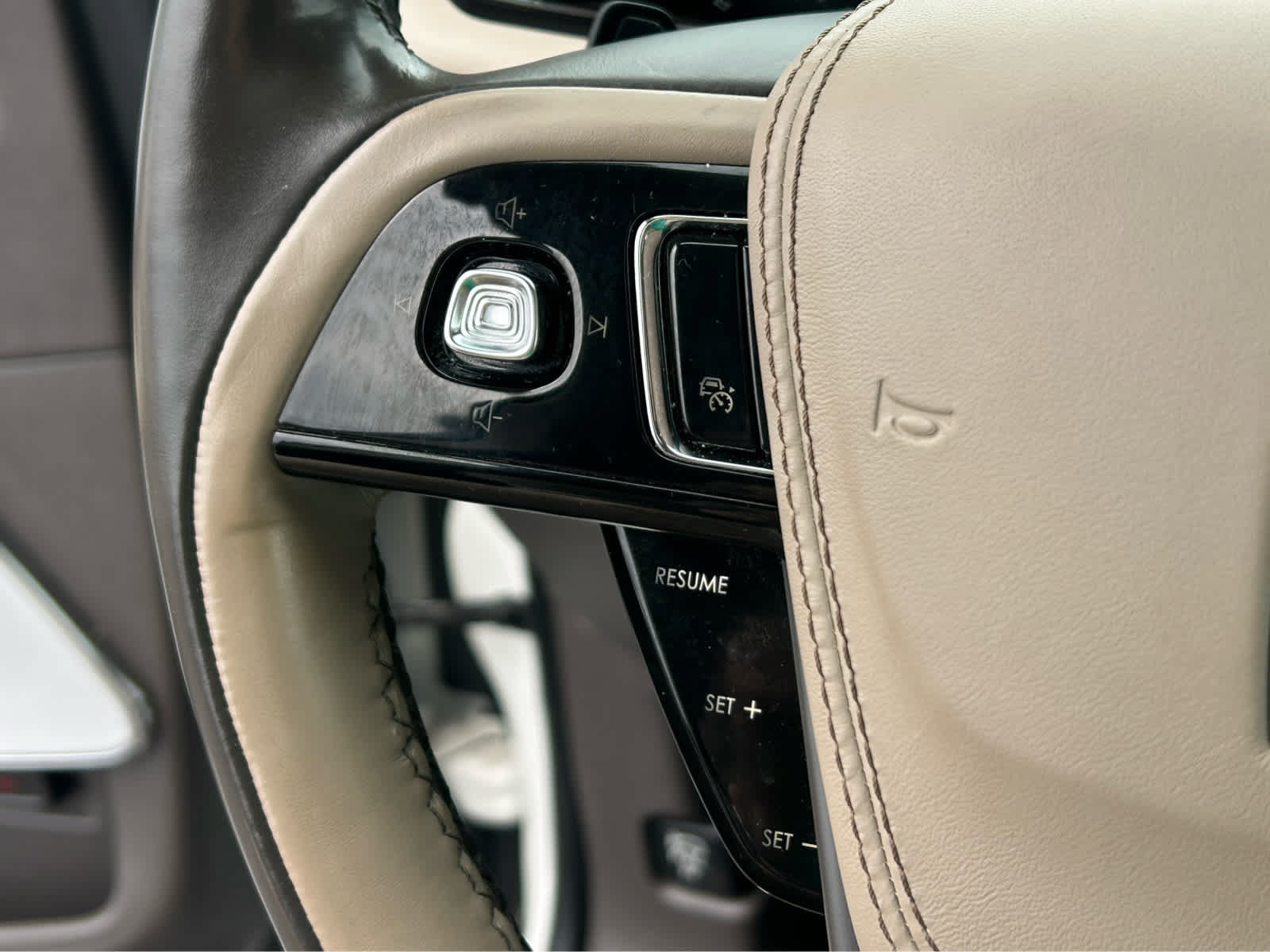 Used 2020 Lincoln Aviator Reserve w/ Equipment Group 202A AWD/4WD image 42