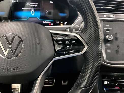 Used 2024 Volkswagen Tiguan SE R-Line image 24