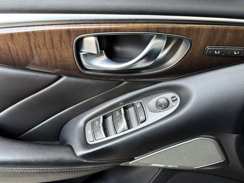 Used 2018 INFINITI Q50 Luxe w/ Sensory Package (Luxe) AWD/4WD image 11