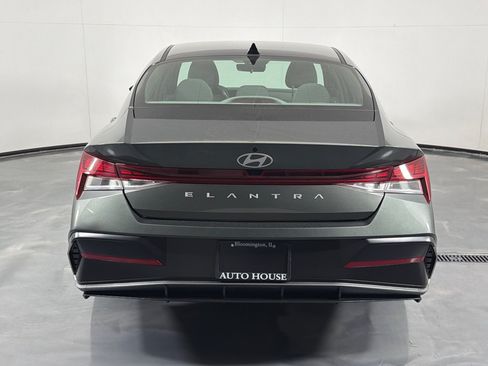 Used 2025 Hyundai Elantra SEL FWD image 5