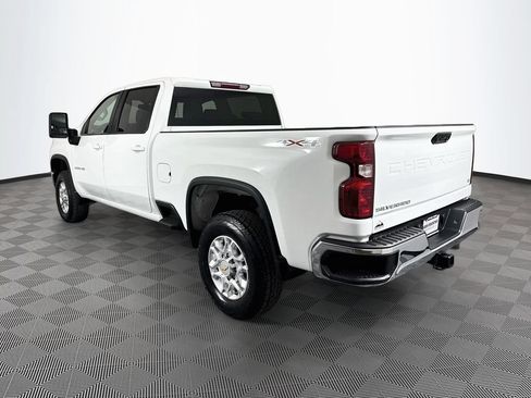 Used 2021 Chevrolet Silverado 2500 LT w/ Fleet Comfort Package AWD/4WD image 5