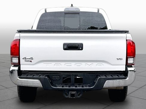 Certified 2023 Toyota Tacoma SR5 AWD/4WD image 5