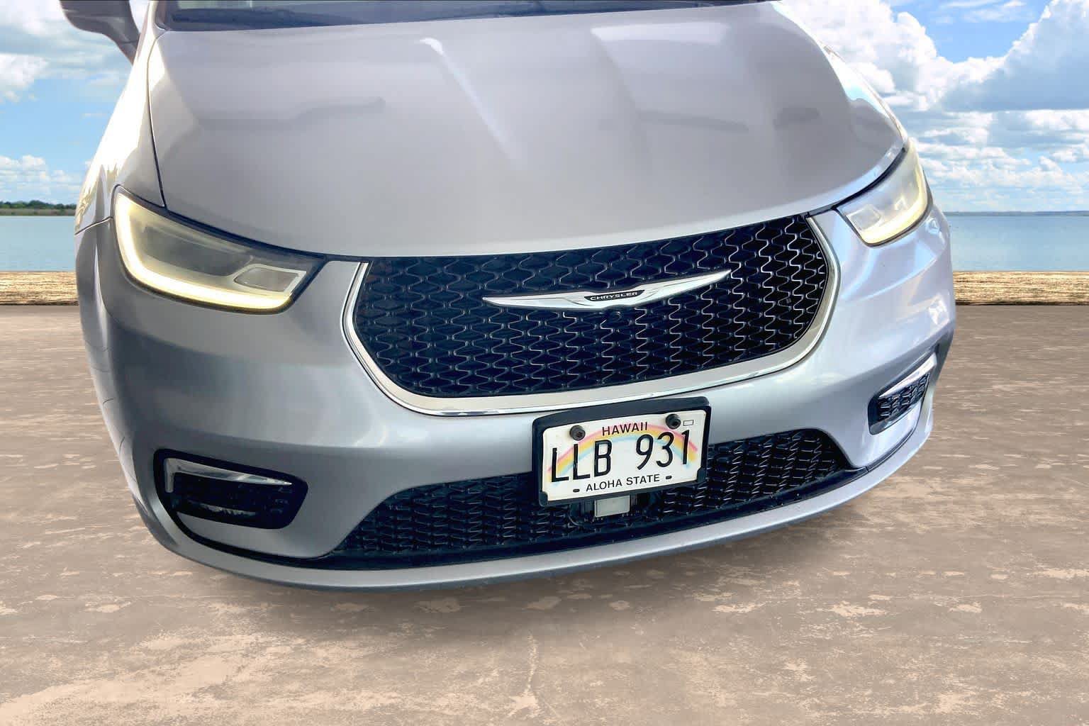Used 2021 Chrysler Pacifica Touring-L FWD image 33