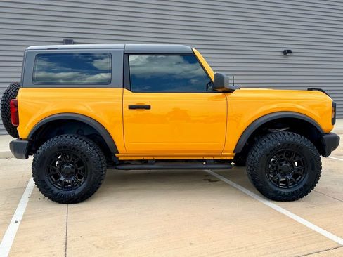 Certified 2022 Ford Bronco 2-Door AWD/4WD image 2