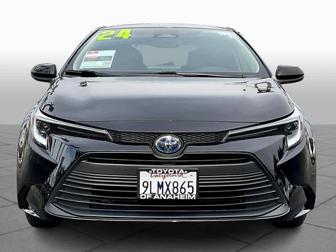 Used 2024 Toyota Corolla LE w/ LE Convenience Package image 3