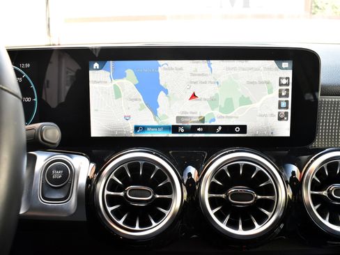 Used 2022 Mercedes-Benz EQB 350 4MATIC image 34