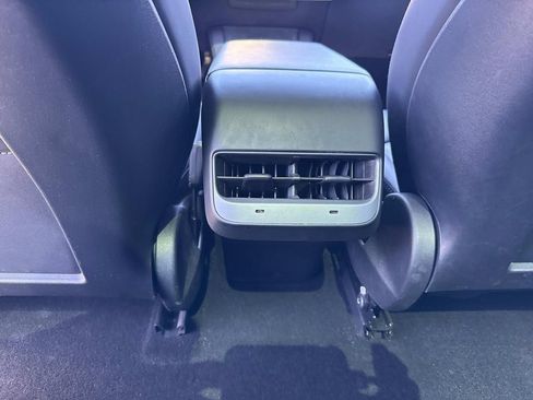 Used 2022 Tesla Model 3 image 21