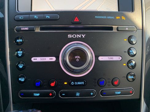 Used 2018 Ford Explorer Platinum image 29