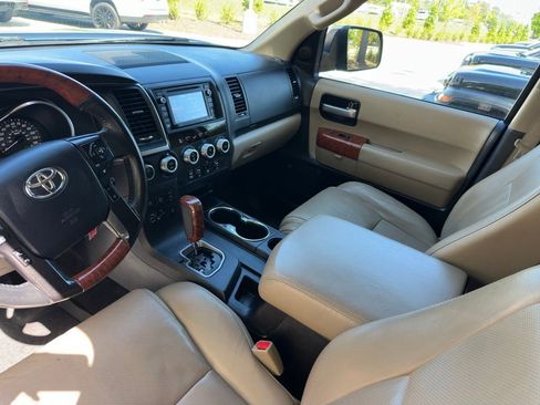 Used 2018 Toyota Sequoia Platinum image 13