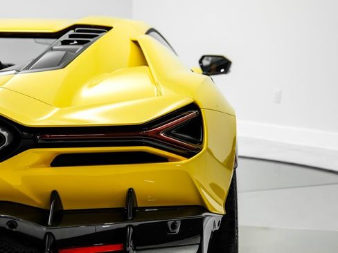 Used 2025 Lamborghini Revuelto AWD/4WD image 52