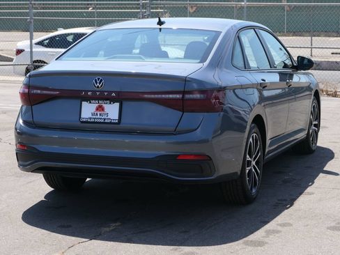 Used 2025 Volkswagen Jetta Sport FWD image 3