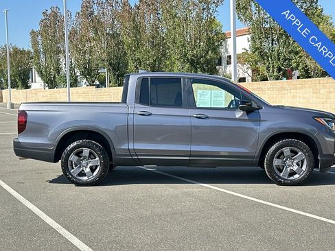 Used 2025 Honda Ridgeline TrailSport image 3