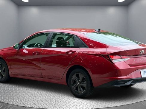 Used 2021 Hyundai Elantra SEL w/ Convenience Package FWD image 6