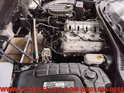 Used 2001 Chevrolet Corvette Coupe w/ Preferred Equipment Group2 RWD image 9