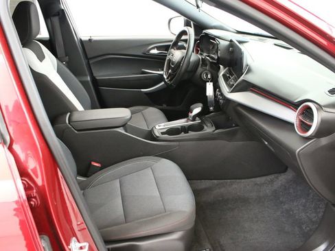 Used 2025 Chevrolet Trax RS w/ Driver Confidence Package FWD image 27