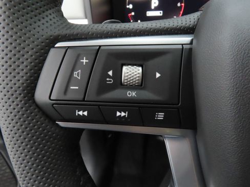New 2026 Mitsubishi Outlander SE FWD image 9