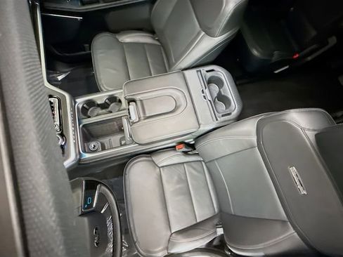 Used 2025 Ford Expedition Platinum w/ Stealth Appearance Package AWD/4WD image 23