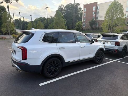 Used 2022 Kia Telluride SX w/ Towing Package FWD image 3