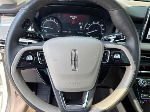Used 2020 Lincoln Corsair AWD w/ Premium Package image 11