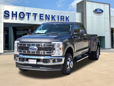 New 2026 Ford F350 XLT image 3