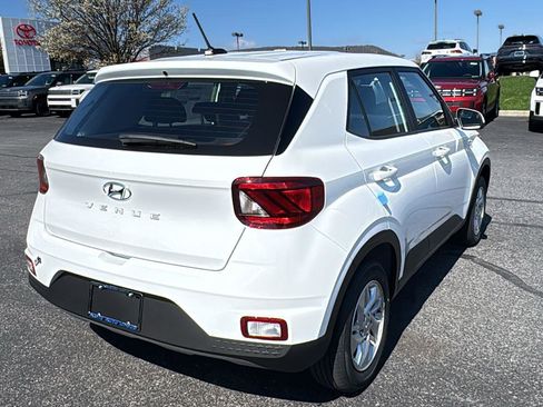 New 2026 Hyundai Venue SE FWD image 5