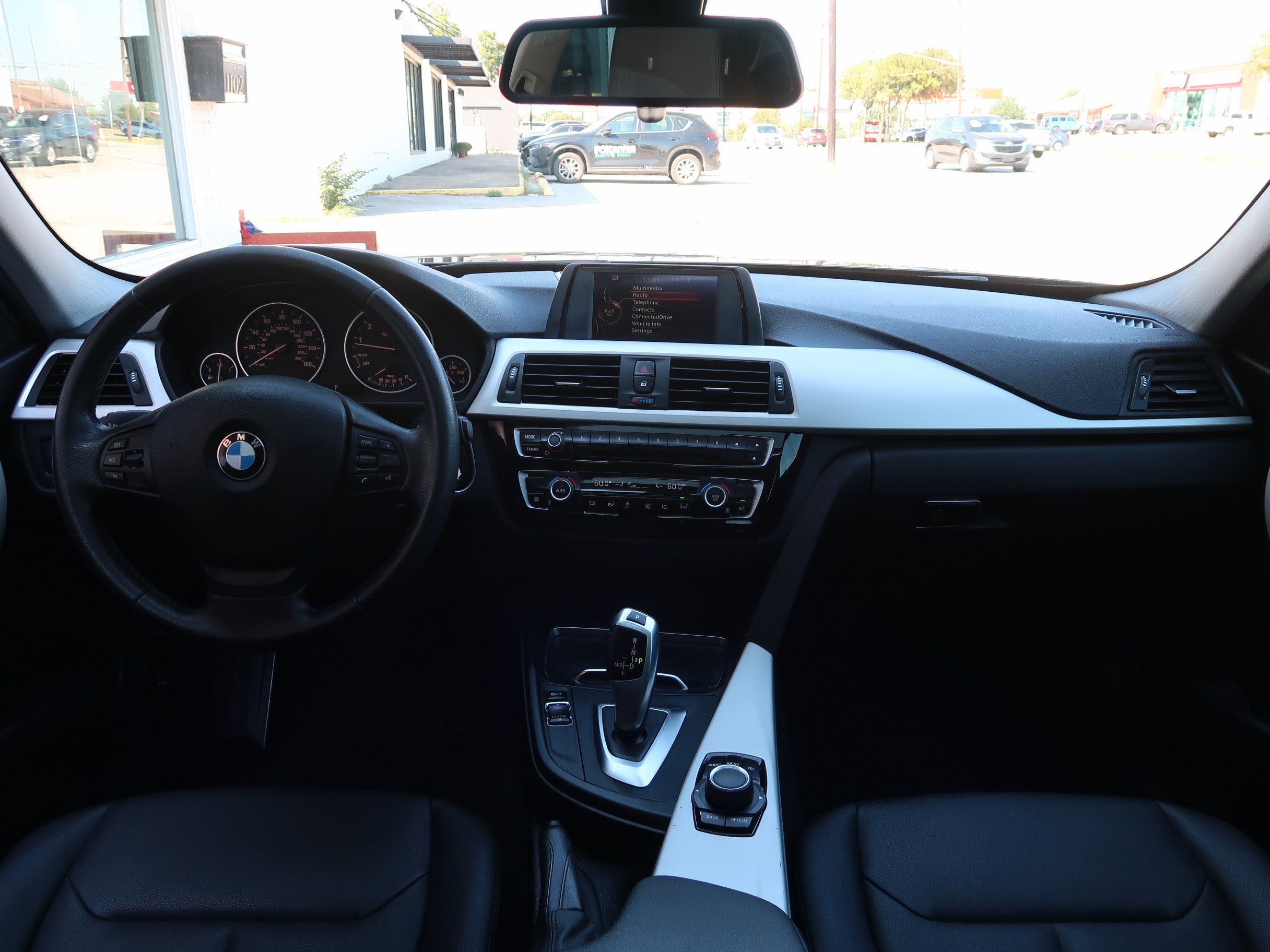 Used 2017 BMW 320i Sedan RWD image 11