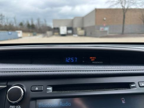 Used 2018 Toyota Highlander XLE image 32