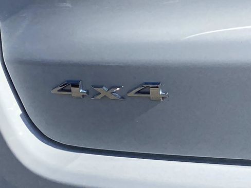 Certified 2025 Jeep Compass Limited image 5