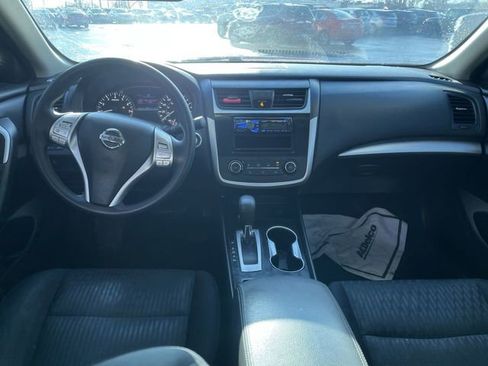 Used 2018 Nissan Altima 2.5 S w/ S Convenience Package image 19