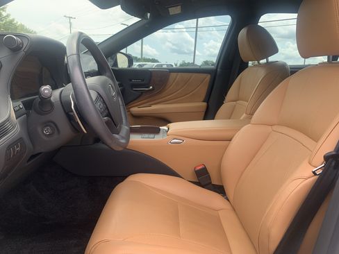 Used 2024 Lexus LS 500 RWD image 16