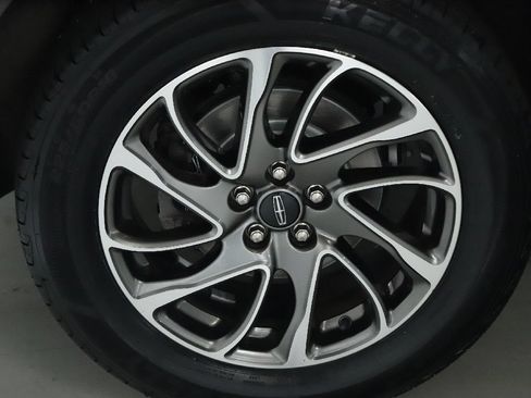 Used 2022 Lincoln Corsair AWD w/ Equipment Group 101A image 12