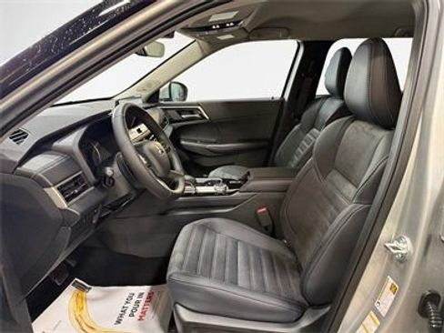 New 2026 Mitsubishi Outlander ES image 12
