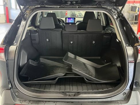Used 2023 Toyota RAV4 AWD Hybrid image 25