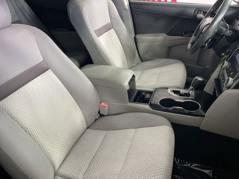 Used 2014 Toyota Camry LE image 26