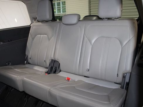 Used 2020 Ford Expedition Limited w/ Equipment Group 302A AWD/4WD image 21