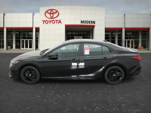 New 2026 Toyota Camry SE image 6