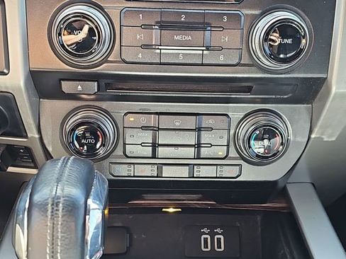 Used 2016 Ford F150 Lariat w/ Equipment Group 502A Luxury image 23