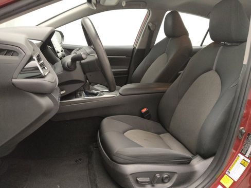 Used 2021 Toyota Camry LE image 17