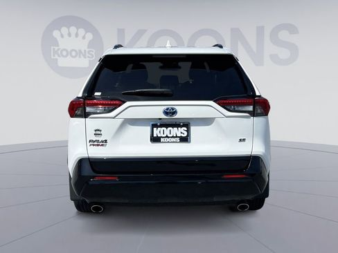 Used 2023 Toyota RAV4 SE w/ Weather & Moonroof Package image 15