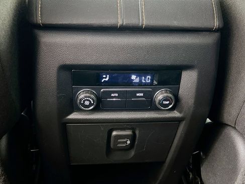 Used 2020 Chevrolet Traverse LS FWD image 23