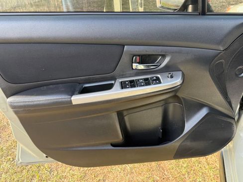 Used 2015 Subaru Crosstrek 2.0i Premium w/ Moonroof Package image 8