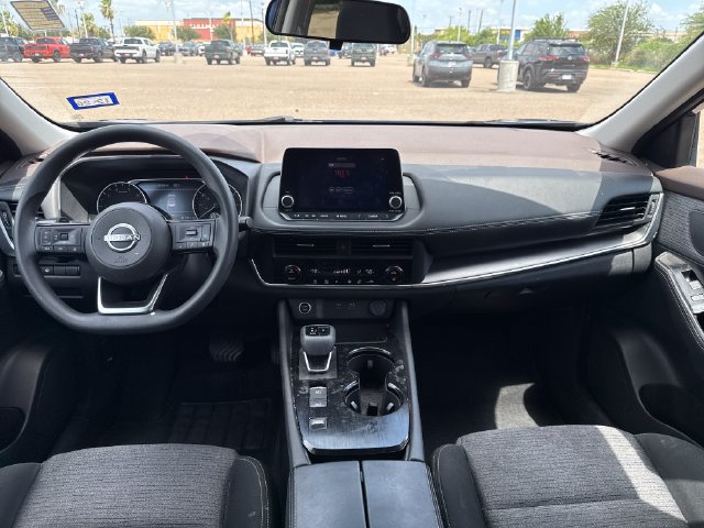Used 2023 Nissan Rogue SV FWD image 16