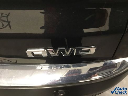 Used 2010 GMC Acadia SLT image 16